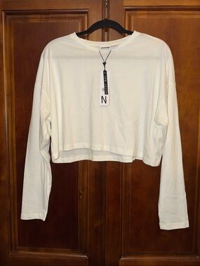 Noisy May NWT Long-sleeve Crop Top. Relaxed, Boxy Fit, Dropped Shoulders, Medium